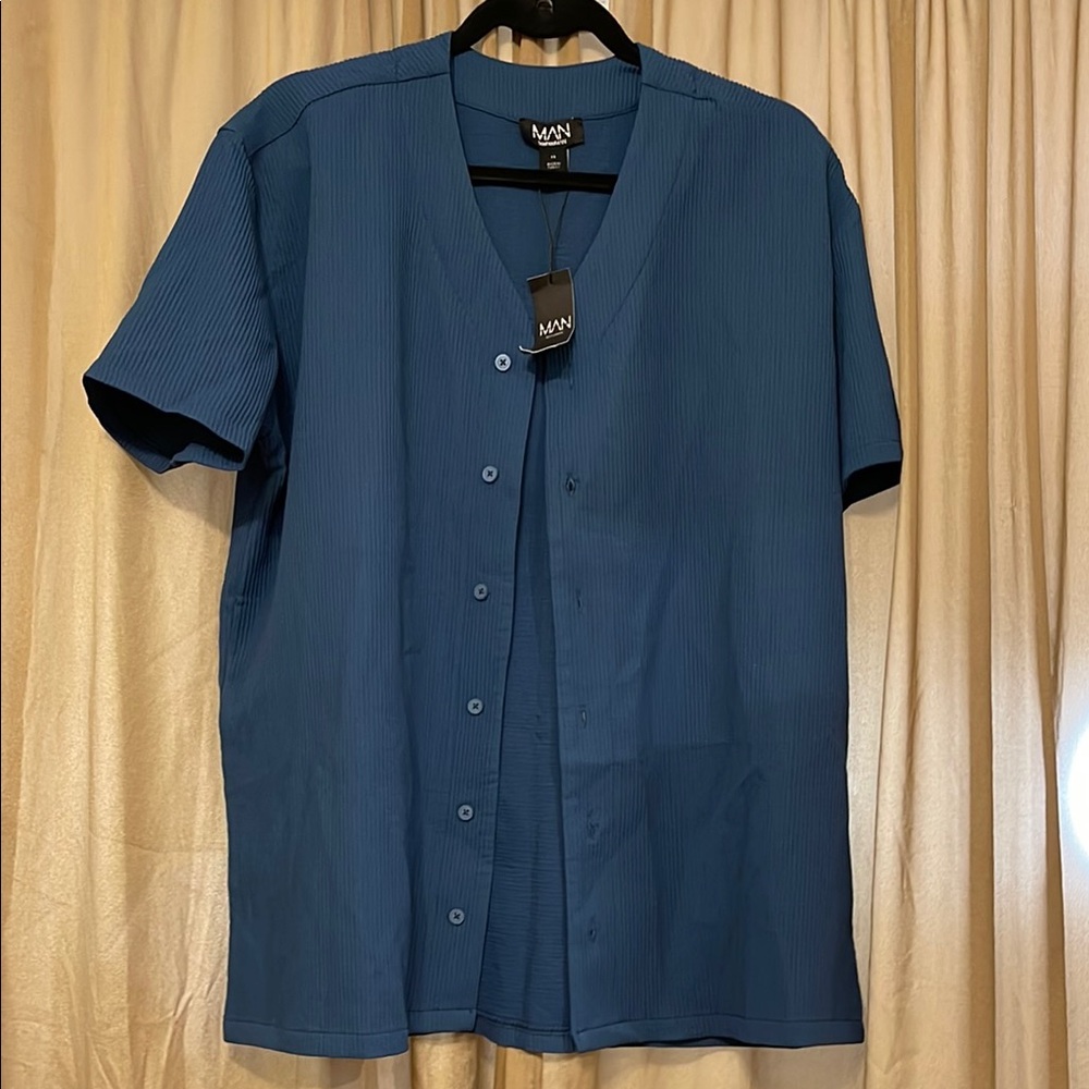 NWT Men’s BooHoo XS Teal Blue Short Sleeve baseball Shirt Button Up V Neck